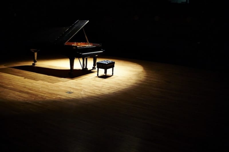 題名通り「嫌がらせ」な曲を生み出す「エリック・サティ」
