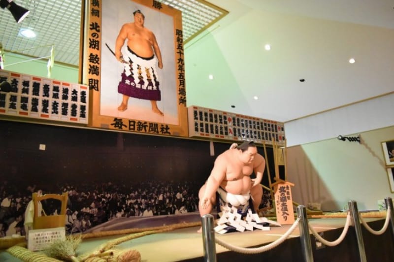 96488:郷土の英雄は24回の優勝を誇る大横綱