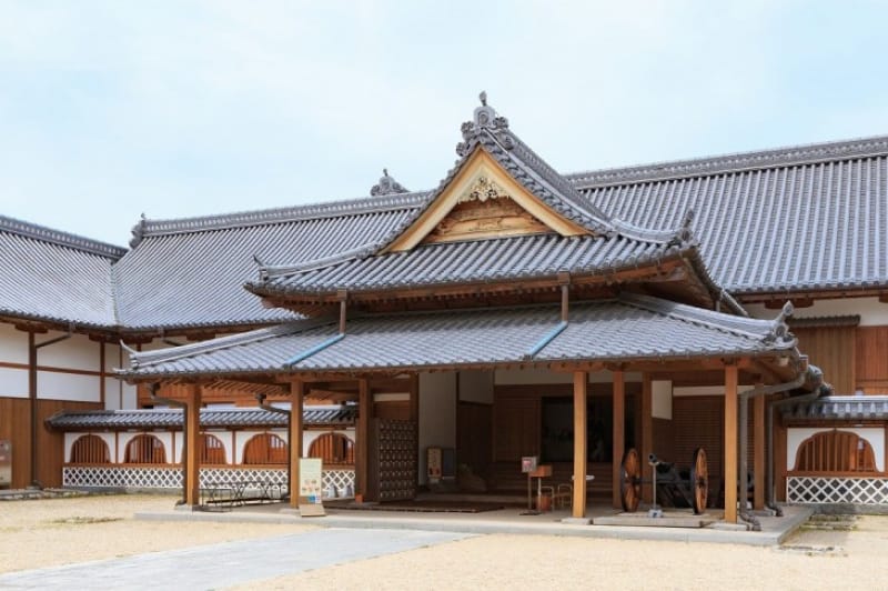 中学校・測候所・商業高校・そして歴史史料館へ