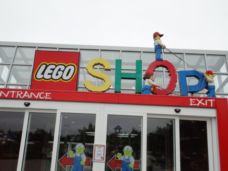 お土産はもちろんLEGOグッズ!