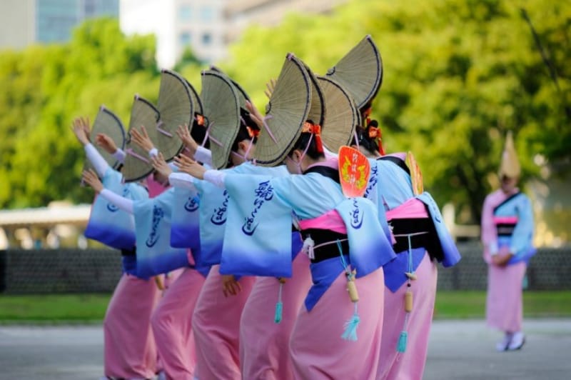 阿波おどりの女踊り