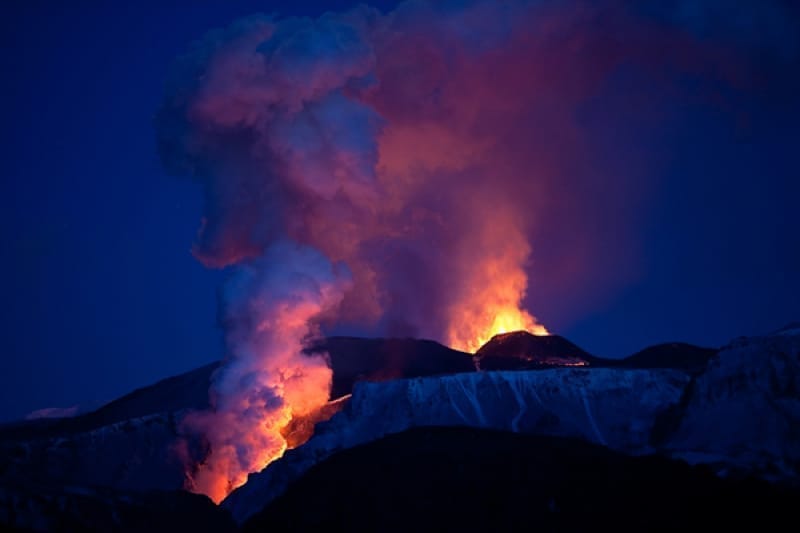 氷河なのに噴火するアイスランドの火山 エイヤフィヤトラヨークトル Tabiyori どんな時も旅日和に