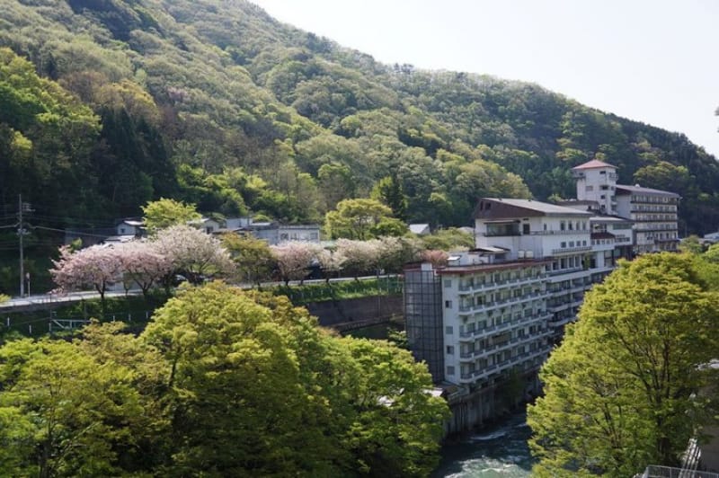 懐かしい雰囲気の温泉街・水上温泉郷