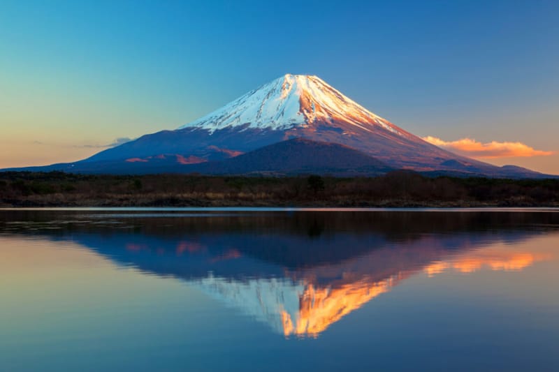 10位 山梨県・静岡県/富士山-信仰の対象と芸術の源泉