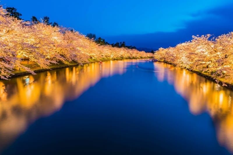 弘前城を彩る弘前公園の四季の景色