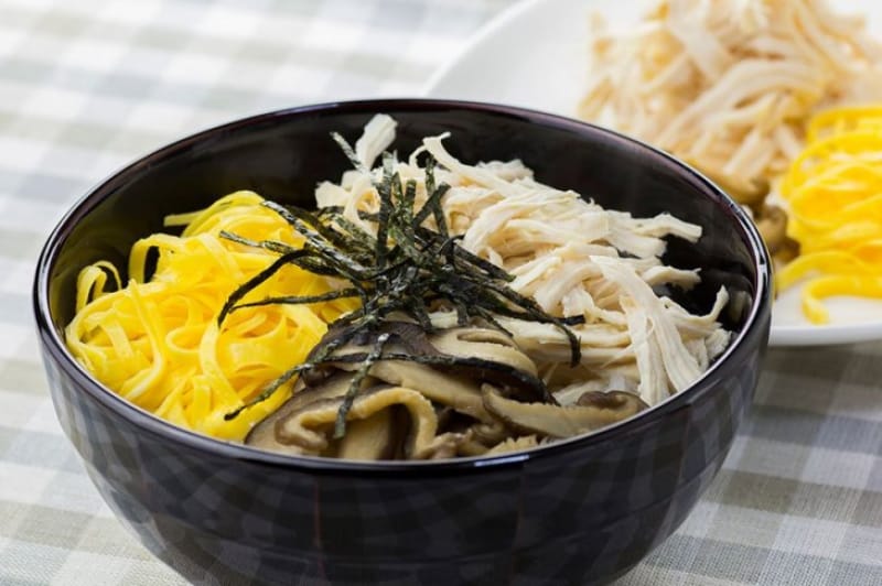 奄美大島のご当地グルメを食べる