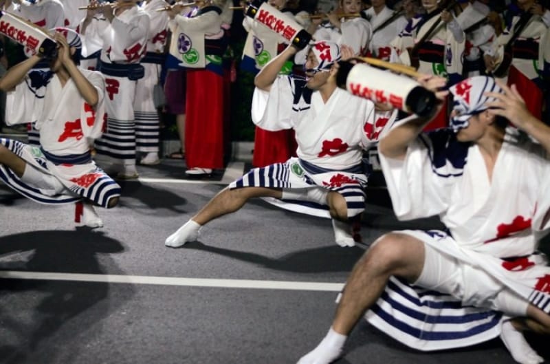 阿波おどりの男踊り
