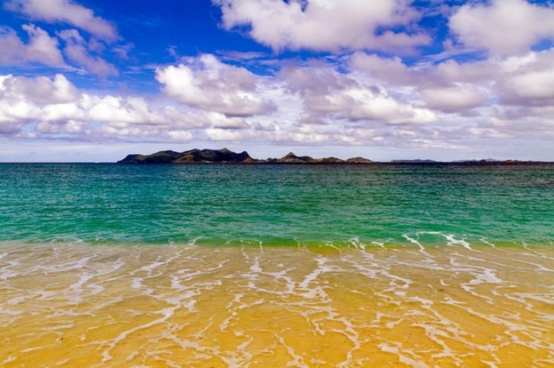 丘陵になっている カリアク島