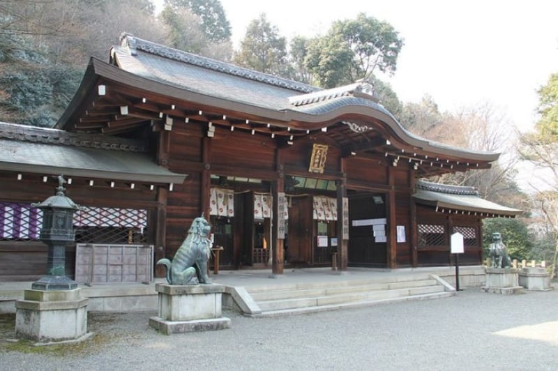 義士たちも眺めた紅葉・大石神社