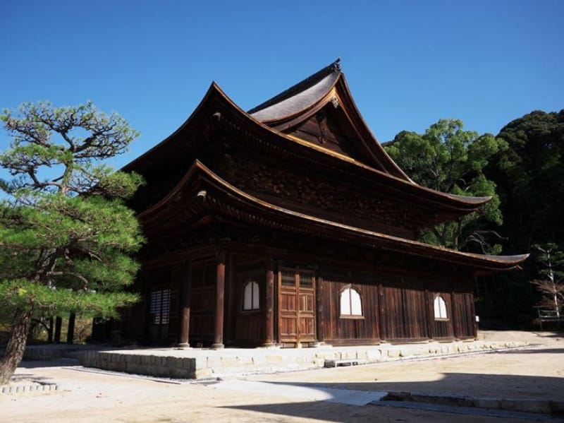 知る人ぞ知る紅葉の穴場・不動院