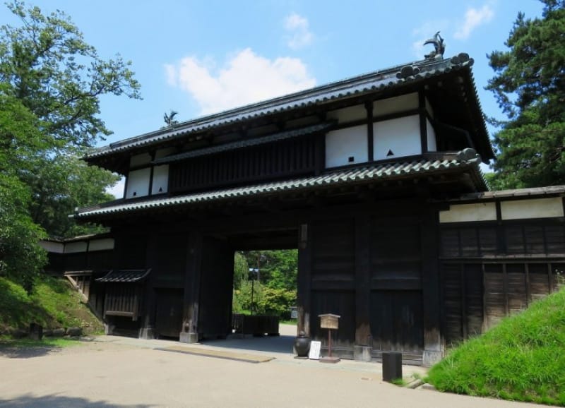 「弘前城」が築城から公園になるまで