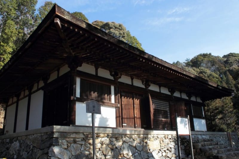 (4)平安時代の面影を残す「薬師堂」