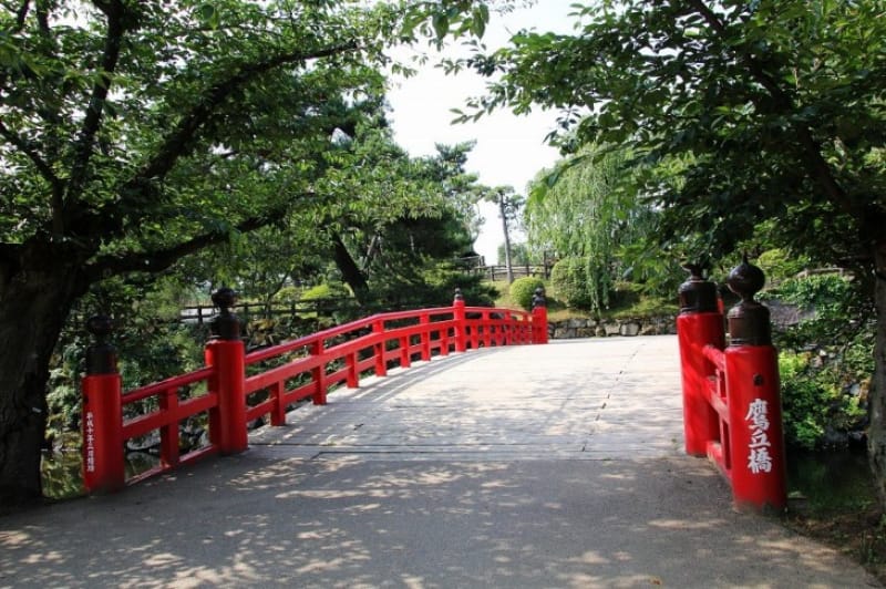 現存する名家が並ぶ城下町