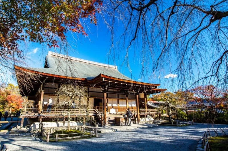 2-8.紫宸殿様式を模した「多宝殿」