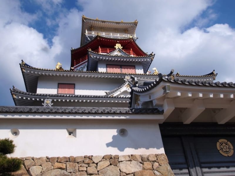 屋根は黄金?天主は八角形?