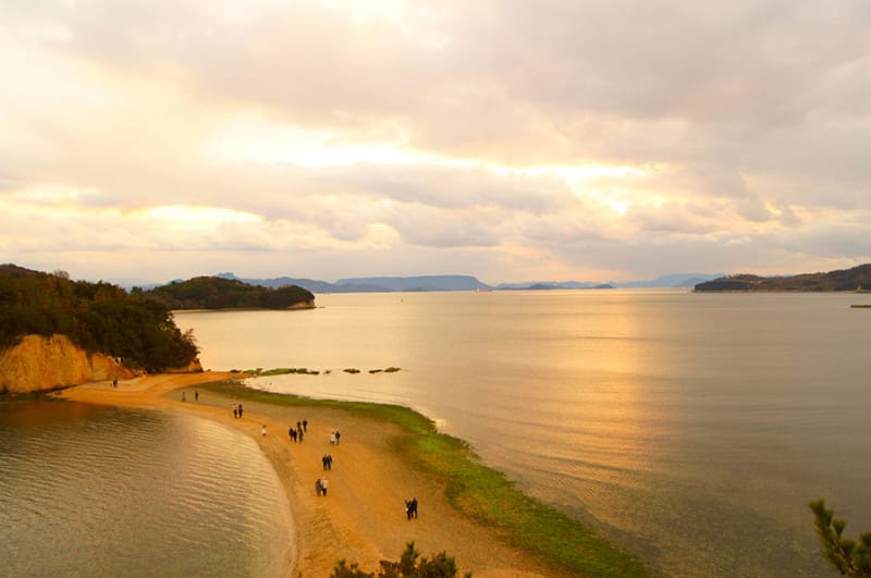 「浜辺」なら、小豆島エンジェルロード/香川県