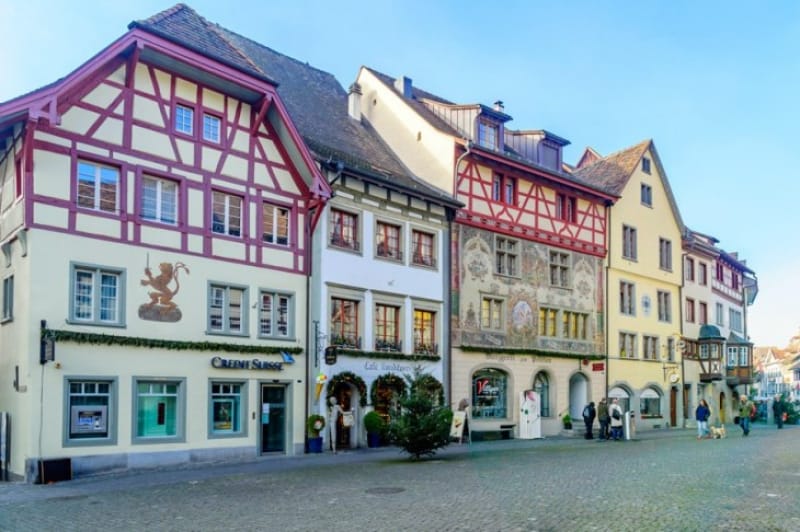 絵本の中のような壁画の建物が並ぶスイスの街 シュタイン アム ライン Stein Am Rhein Tabiyori どんな時も旅日和に
